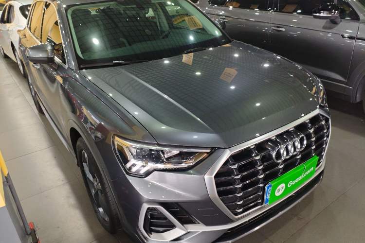 Used Audi Q3 2019 40 TFSI Fashion Dynamic Model Front Right 45 Deg