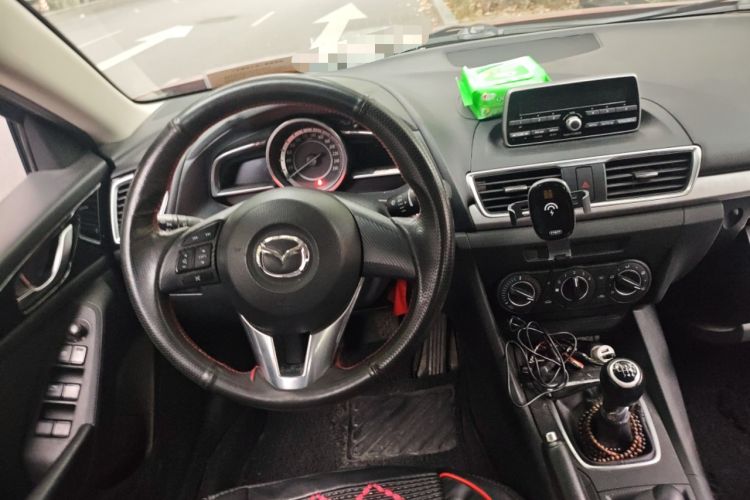 Used Mazda 3 Axela 2016 Sedan 1.5L Manual Comfort Model