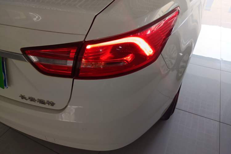 Used Ford Escort 2015 1.5L Automatic Fashion Model