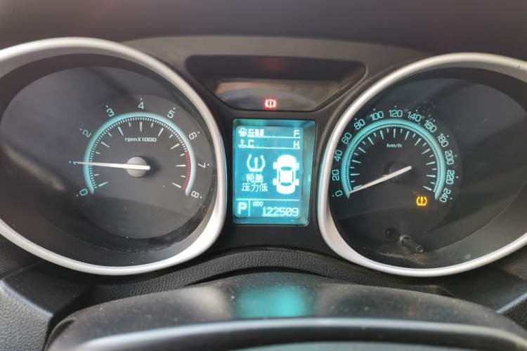 Used GAC Trumpchi GS5 2013 1.8T Automatic All-Wheel-Drive Luxury Edition Instrument Cluster