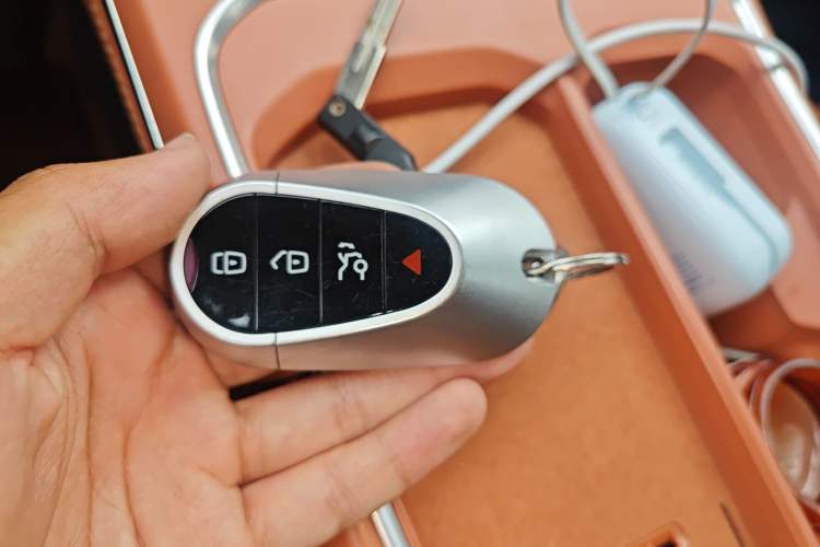 Used NETA L 2024 Extended-Range 310 Flash-Charge Red Edition
