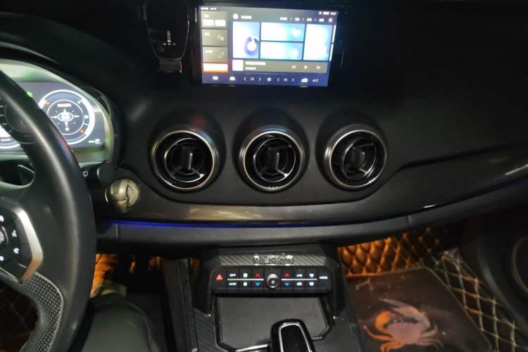 Used Wey VV7 2017 2.0T Flagship Model
