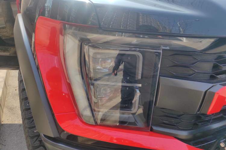 Used Ford F-150 Raptor 
