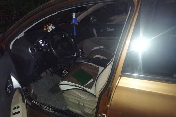 Used Nissan Qashqai 2011 2.0 XL Fire CVT 2WD Left Front Seat