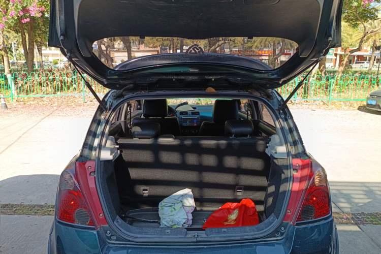 Used Suzuki Swift 2016 1.5L Automatic Fashionable Coolplay Edition
