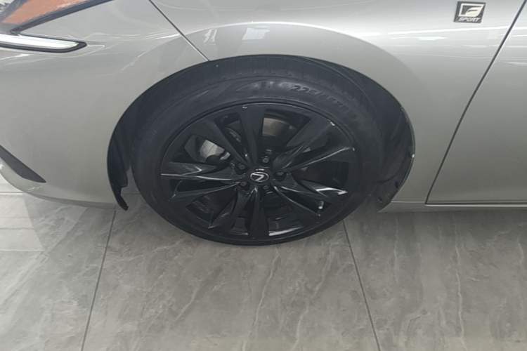 Used Lexus ES 2021 300h F SPORT
