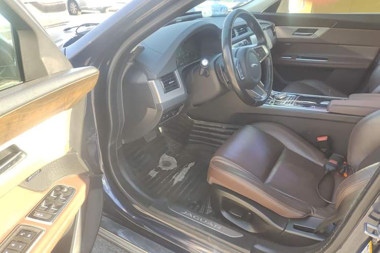 Used Jaguar XFL 2019 XFL 2.0T 250 PS Two-Wheel-Drive Luxury Edition
