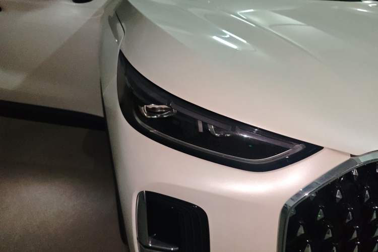 Used Chery Tiggo 8 L 2024 2.0T Two-Wheel Drive Prestige Version 5 Seats