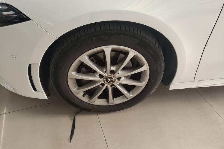 Used Mercedes-Benz A-Class 2022 Restyled A 200 L Sport Sedan Fashion Version Left Front Wheel Hub