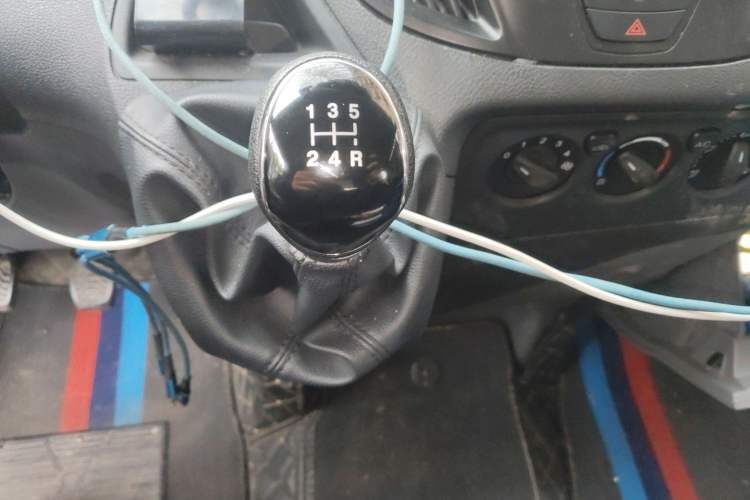 Used Ford Transit 2019 2.0T Diesel Business & Travel Mid-Drive Mid-Roof 7-Seater China VI Standard