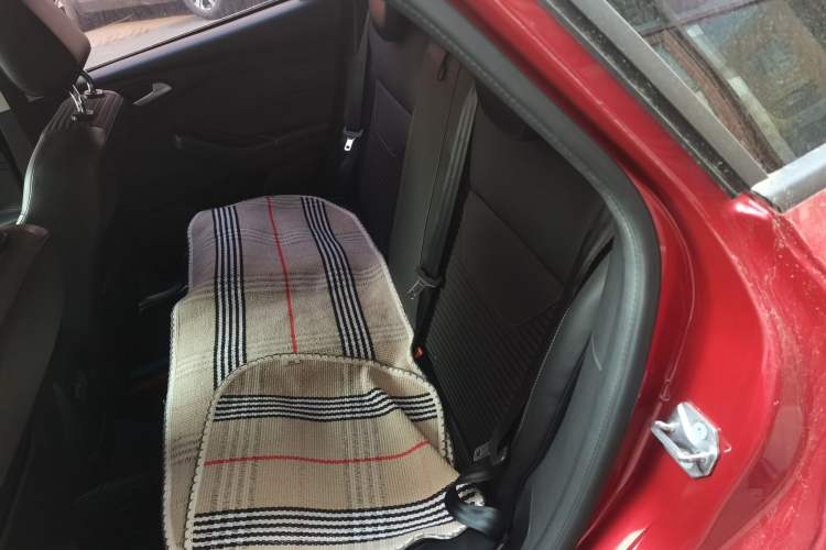 Used Ford Focus 2015 Hatchback 1.6L Automatic Fashion Edition