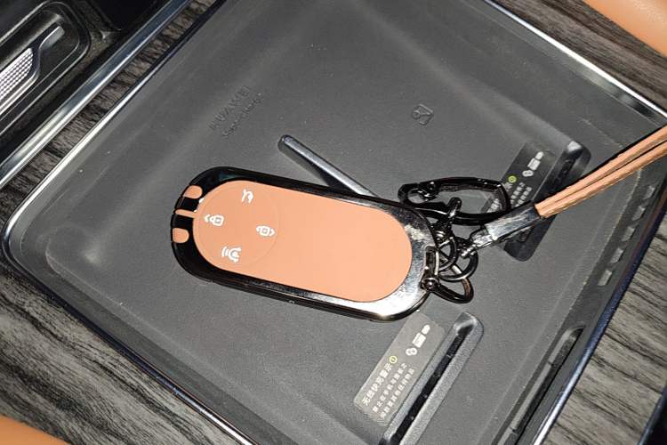 Used Hima AITO M9 2024 Range-Extended Max Edition 42 kWh 6-Seater Version Vehicle Key