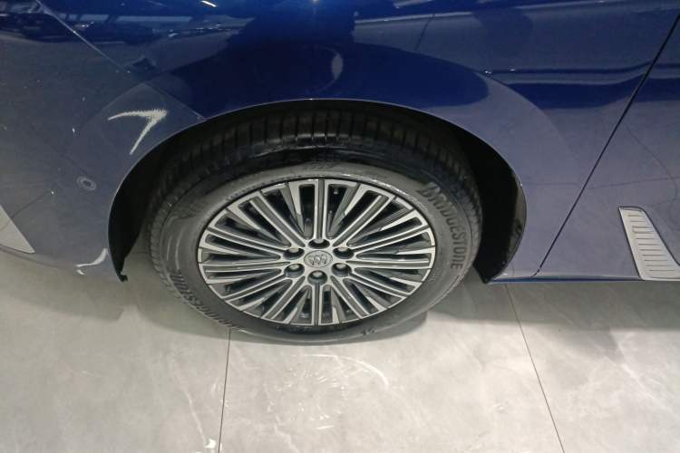 Used Buick GL8 New Energy 2024 Lu Zun Luxury Edition 6-Seater
