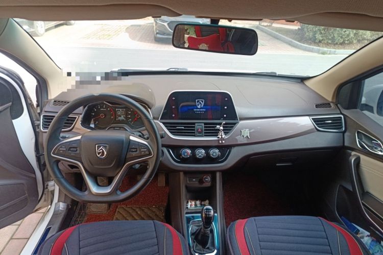 Used Baojun 310W 2017 1.5L Manual Fashion Model China V