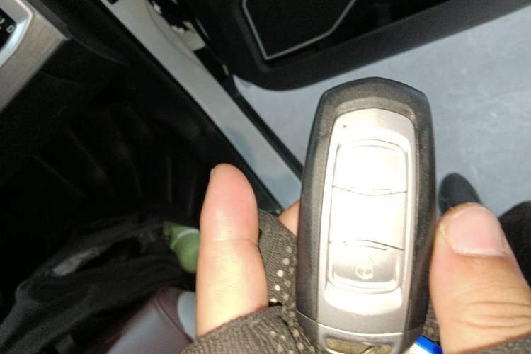 Used Geely Auto Emgrand X7 Sport 2022 1.8TD DCT Zhiya Trim Vehicle Key