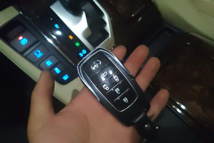 Used Toyota Alphard 2021 Dual-Engine 2.5L Luxury Edition
