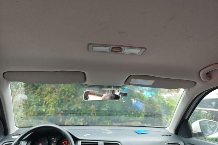 Used Volkswagen Gran Lavida 2015 1.6L Automatic Fashion Edition
