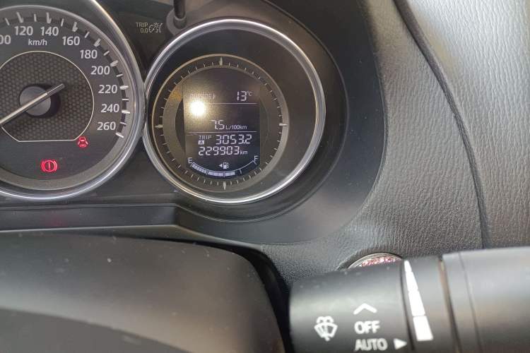 Used Mazda Atenza 2014 2.0L Blue Sky Luxury Edition