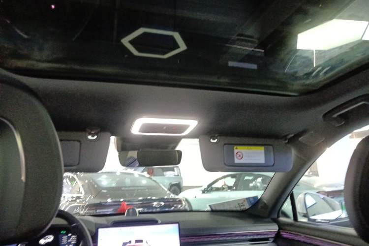 Used Zeekr 7X 2025 100 kWh Long-Range Rear-Wheel Drive with Intelligent Driving Features