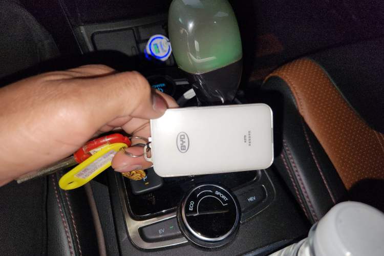 Used BYD Qin New Energy 2015 1.5T Dual-Crown Flagship Plus Edition
