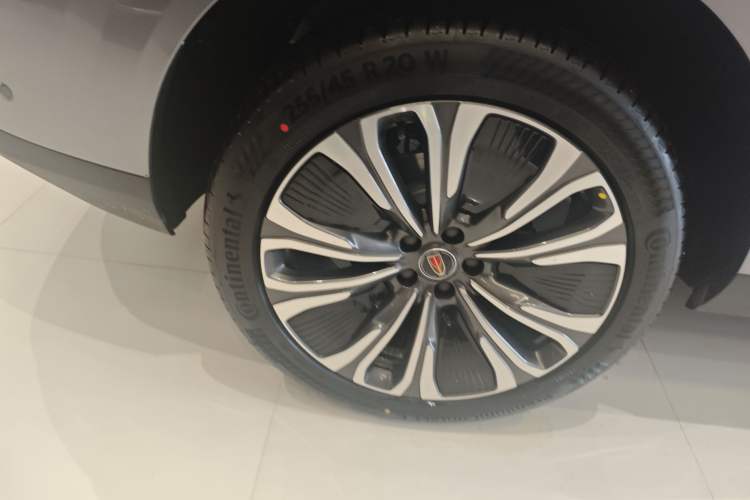 Used Hongqi HS6 PHEV 2026 220 All-Wheel Drive Smart Hybrid Version