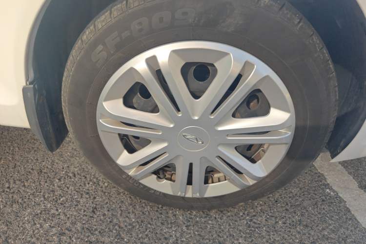 Used Chery Fengyun 2 2015 1.5L Manual New Edition Right Front Wheel Hub