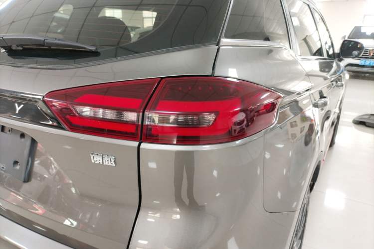 Used Geely Auto Emgrand X7 Sport 2021 1.8TD DCT Two-Wheel Drive Asian Games Edition Right Rear Taillight
