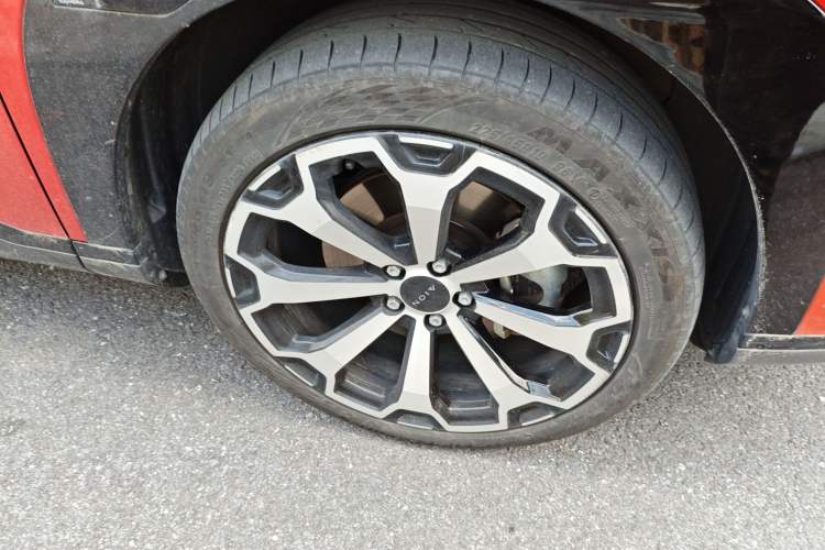 Used AION V 2024 Aion Tyrannosaurus 650 LiDAR Edition