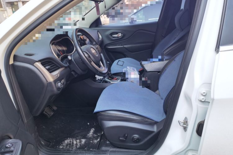 Used Jeep Cherokee 2017 2.0L Superior Edition
