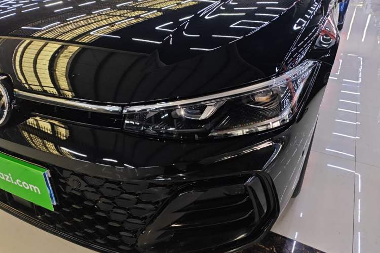 Used Volkswagen Passat 2025 Pro 380TSI Starry Dragon Edition
