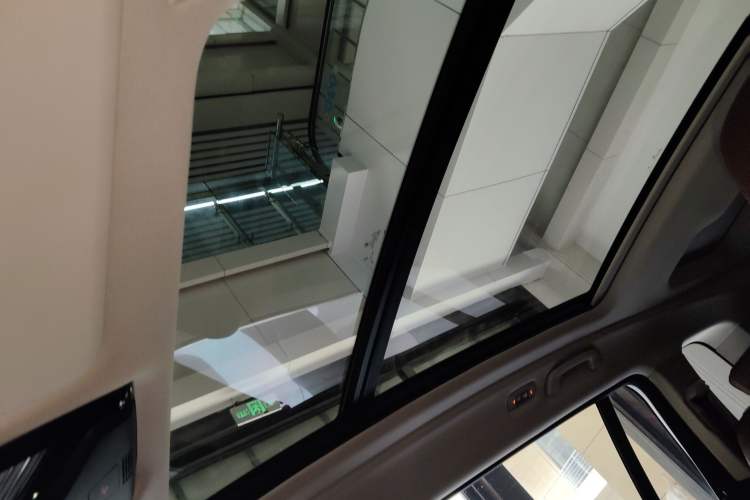 Used BMW X7 2024 xDrive40i Luxury Package – Leading Model Headliner