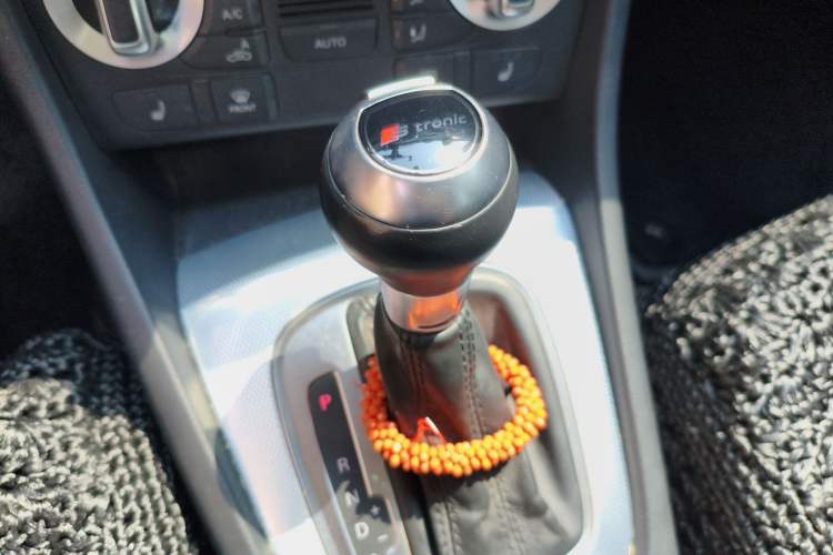 Used Audi Q3 2015 35 TFSI Comfort Model Gear Lever