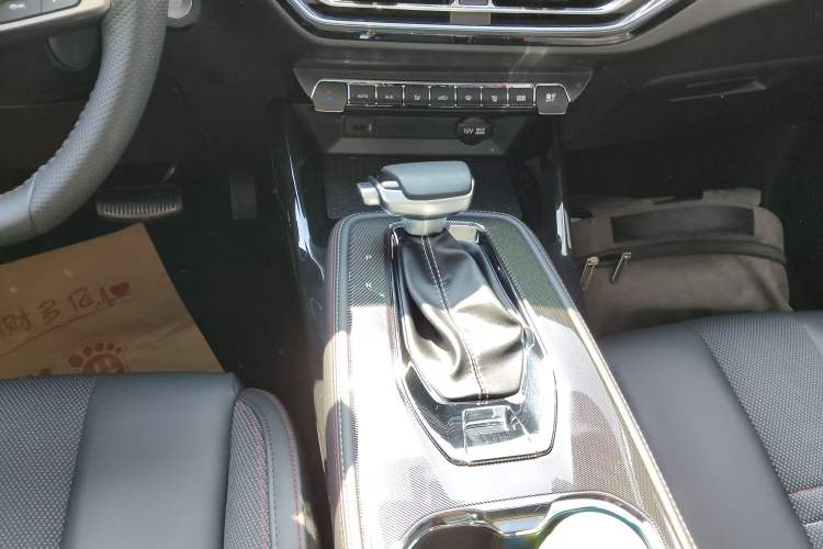 Used CHANGAN OSHAN X5 2021 Revised Version 1.5T DCT Luxury Edition Gear Lever