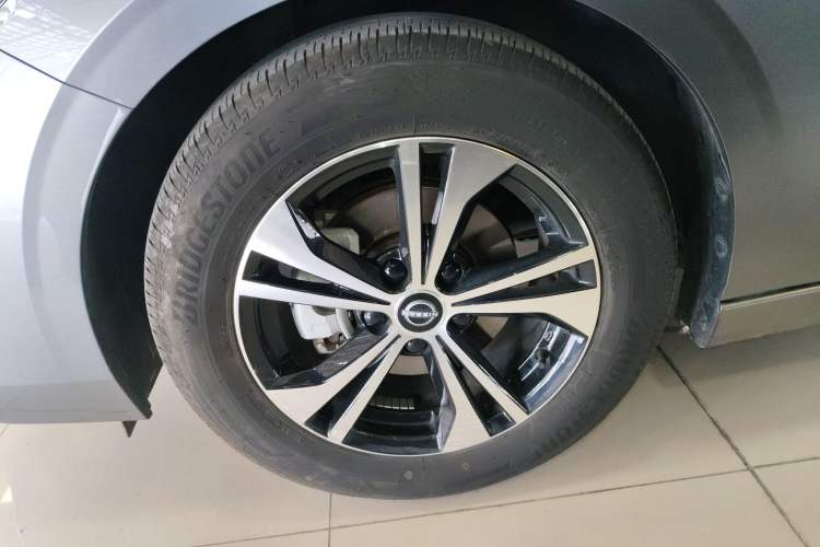 Used Nissan Sylphy 2023 1.6L CVT Enjoyment Edition Exterior 4