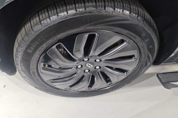 Used Hima AITO M7 2022 1.5T Four-Wheel Drive Luxury Edition
