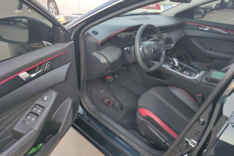 Used Dongfeng Aeolus Yixuan MAX 2023 1.5T Super-Powered Dad Edition