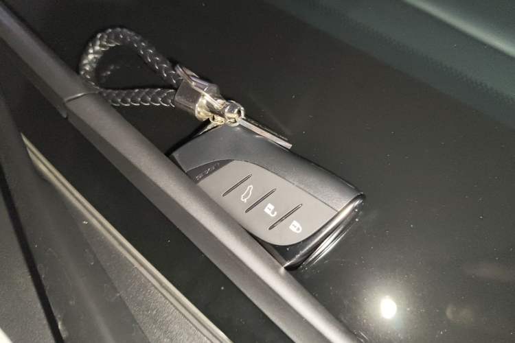 Used Lexus ES 2021 200 Excellence Edition Vehicle Key