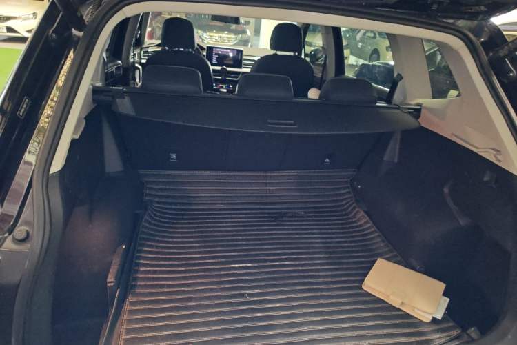 Used Volkswagen Tiguan L 2022 330TSI Automatic Two-Wheel Drive Smart Edition Trunk