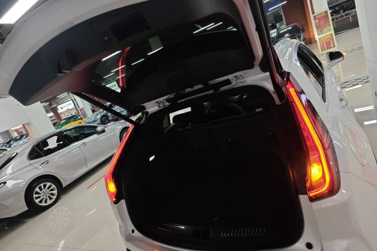 Used Cadillac XT4 2021 28T Two-Wheel Drive Luxury Version
