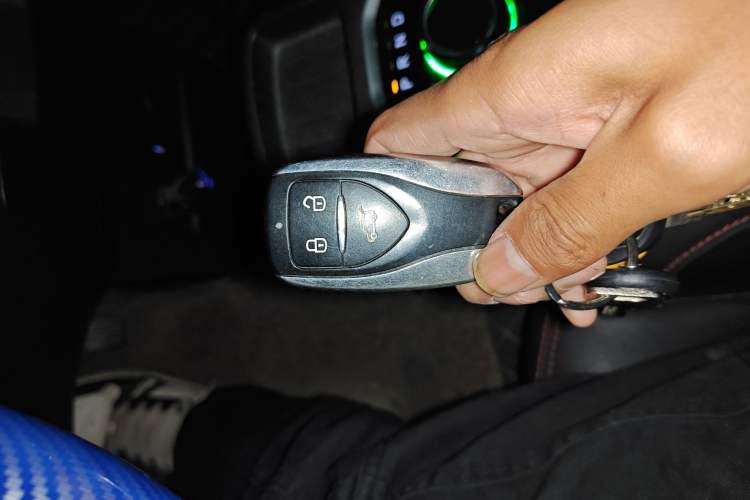 Used Dayun Yuehu 2021 32.85 kWh Two-Wheel-Drive Sprite Version Vehicle Key