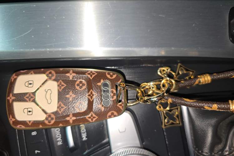 Used Audi A4L 2019 40 TFSI Fashion Edition China VI Emission Standard
