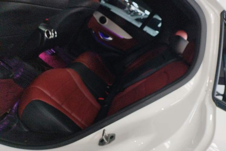 Used Mercedes-Benz GLC Coupe 2021 GLC 260 4MATIC Coupe SUV
