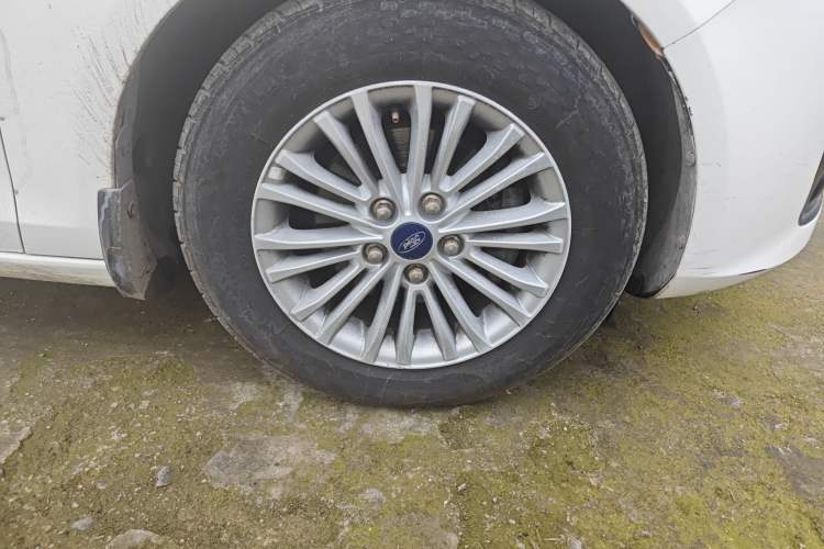 Used Ford Escort 2015 1.5L Manual Comfort Model
