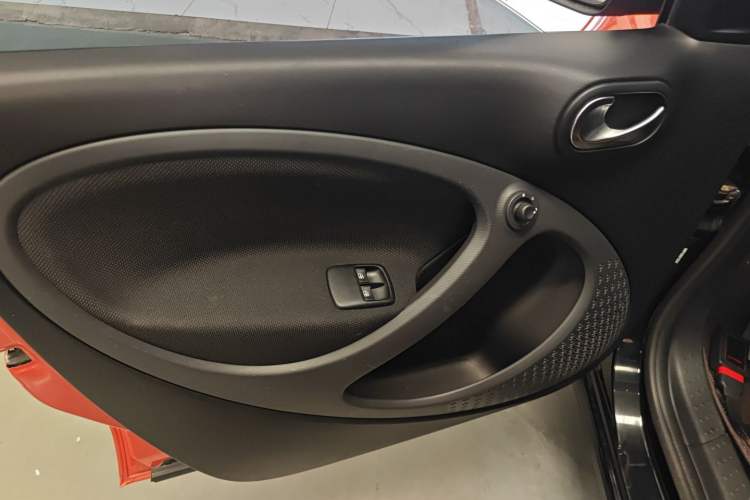 Used smart forfour 2016 1.0L 52 kW Passion Edition
