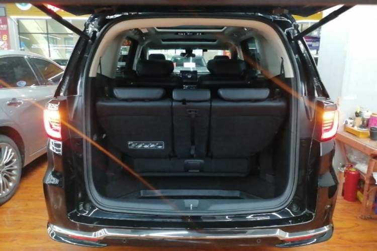 Used Honda Elysion 2022 2.0L eHEV Luxury First Edition
