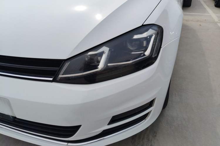 Used Volkswagen Golf 2015 1.4TSI Automatic Luxury Model Left Front Headlight