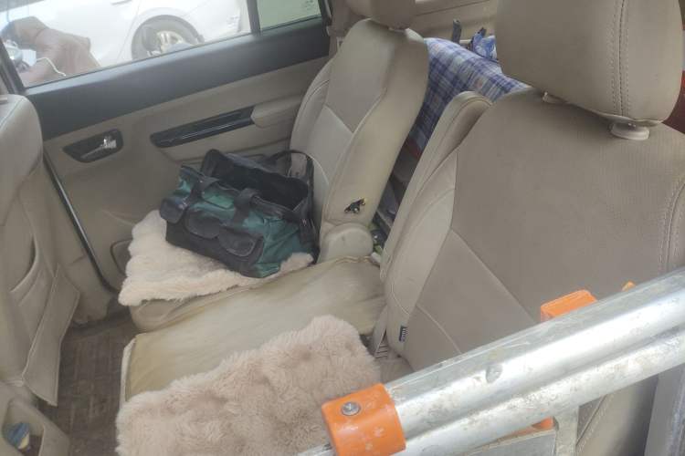 Used Jinbei 750 2015 1.5L Flagship Model