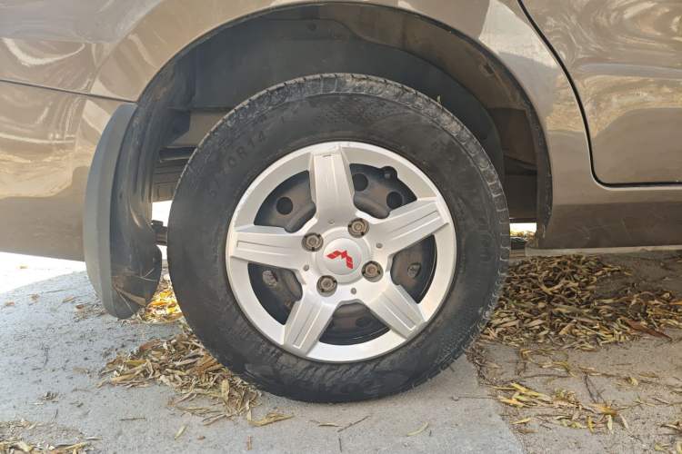 Used Wuling Hongguang 2015 1.5L S Base Model China IV
