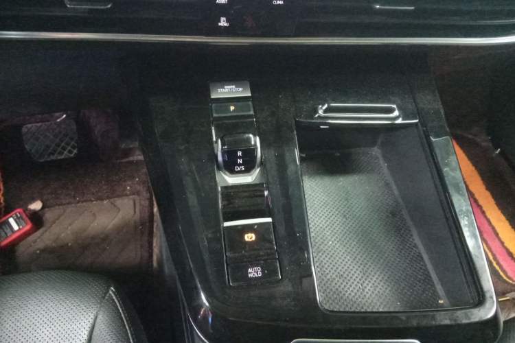 Used Volkswagen Talagon 2021 330TSI Two-Wheel-Drive Luxury Edition – Scenic Version Gear Lever