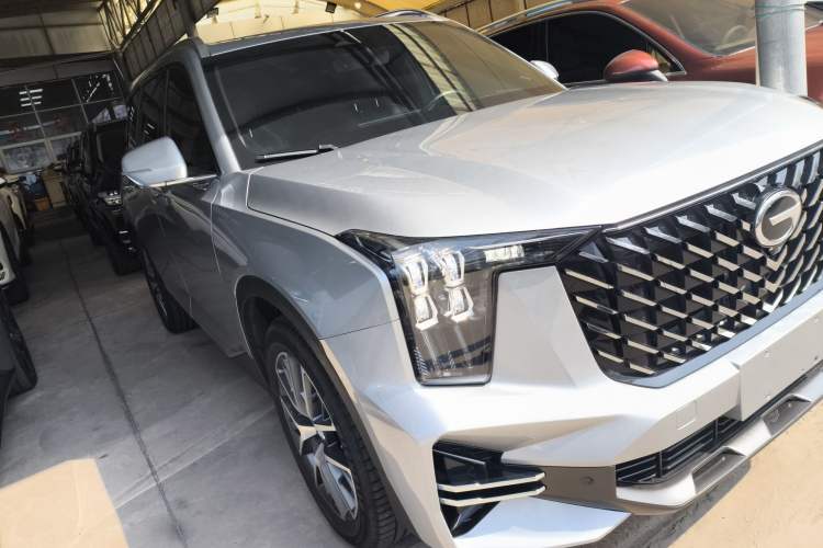 Used GAC Trumpchi GS8 2022 Linghang Series 2.0 TGDI Two-Wheel-Drive Luxury Smart Connectivity Version (7 Seats) Front Right 45 Deg